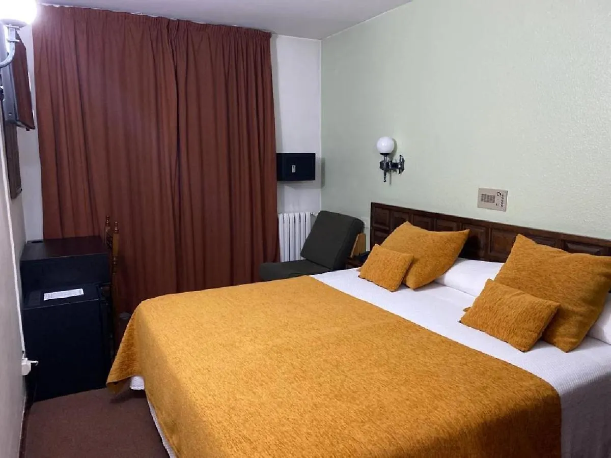 Hotel Folch Sant Julia de Loria