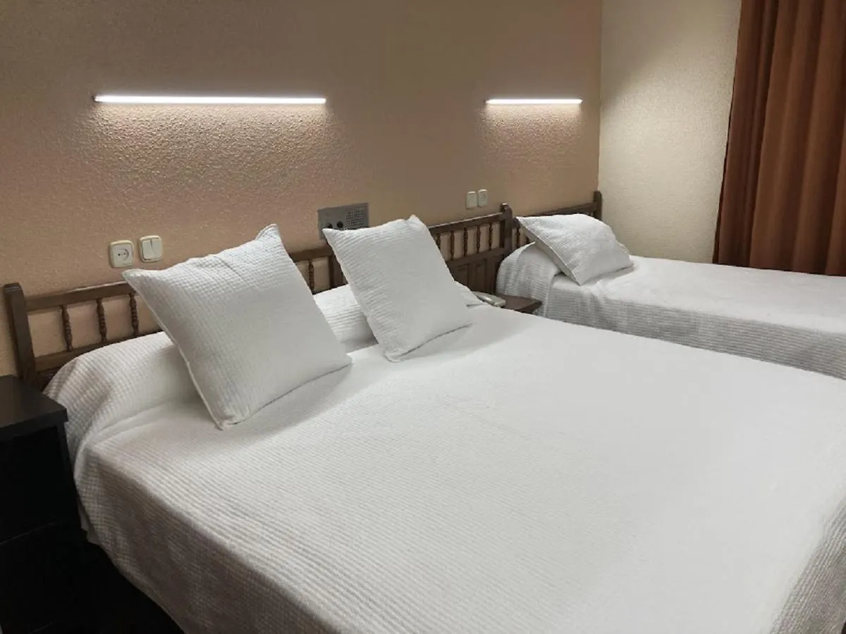 Hotel Folch Sant Julia de Loria 3*,