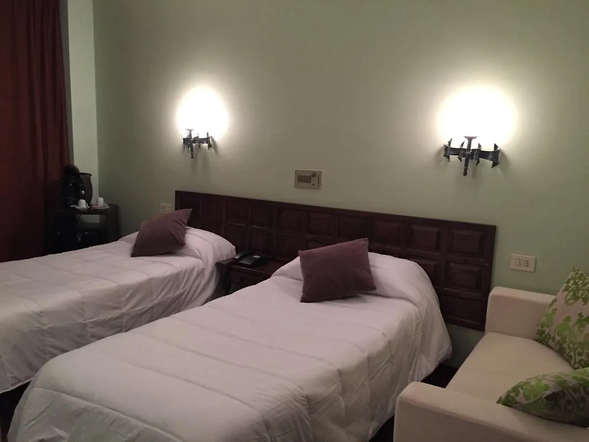 Hotel Folch Sant Julia de Loria 3*,